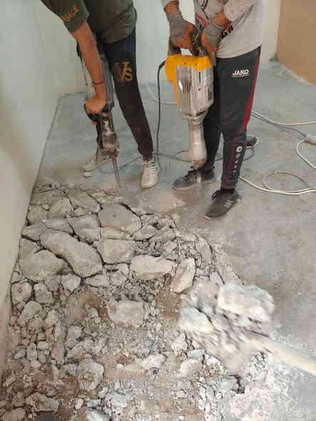 سلام عليكم، إلي يحتاج صبه ارضيه صبه بيتونه صبه ارضيه مال كاشي صبه دنك صبه قسطل صبه رمبات تصعيد مواد طابق اول طابق ثاني دفليش هد وقلع الكاشي تقشيط الجدار سيراميك جص لبخ تصفيط بادلو وتشليع بناء القسطل ولباخ، اي شي اشتغل اسعار مناسبه جدا وشغل درجه اولى،///***********/////***********
