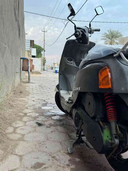 السلام عليكم دراجه بوليسي للبيع كفاله عامة رمبه برغي واحد مامفتوحه بيه شراي يتصل الرقم مكان كوت داموك 150    ***********
