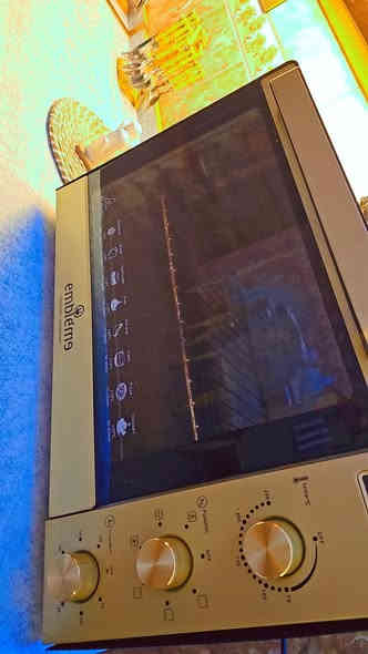 مرحبا.... فرن للبيع ماركه(امبيليوم) شغال كلشي مبي بس الهيتر الجوه مديشتغل يرادله تصليح حرارته اتجنن اخذته 140 الف اريده 50الف مكاني كريعات للاستفار ***********.
