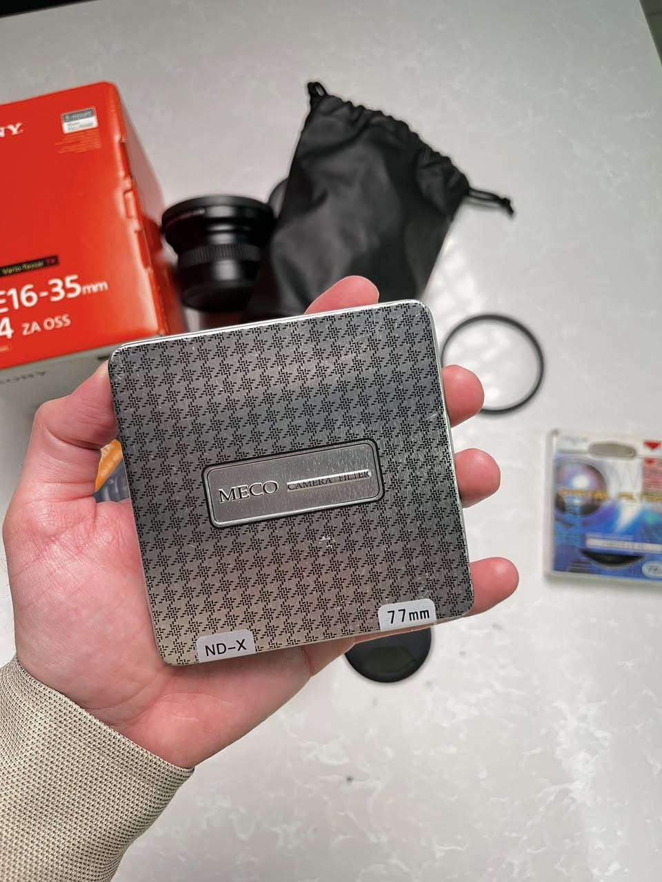 عدسة سوني 16-35 فتحة ٤
النظافة ١٠٠٪؜
وياها ادبتر للفلاتر 
وفلتر cpl
فلتر uv
فلتر nd 
وانطيك ادبتر لعدسات الكانون 
الكارتونة والغراض كاملة 
السعر 
1,100,000

مكاني المنصور الداوودي 
***********
