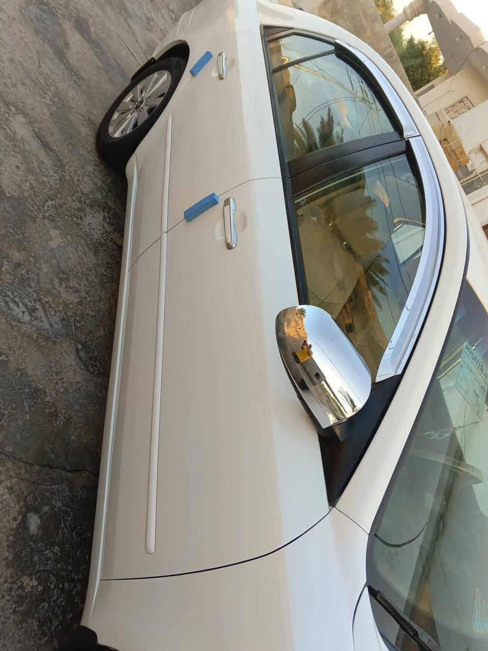 السلام عليكم سوناتا امريكي موديل ٢٠٠٩ سيارة جديدة مكينة وكير وصدر امامي وخلفي كفالة بيهة صبغ حزام بسبب تكشير ،تخم تاير، داخلها جلد +شاشة 
سيارة احلى من الصور 
السعر ٩٩وبيهة مجال قليل 
العنوان ديالى بعقوبة 
الرقم  ***********

