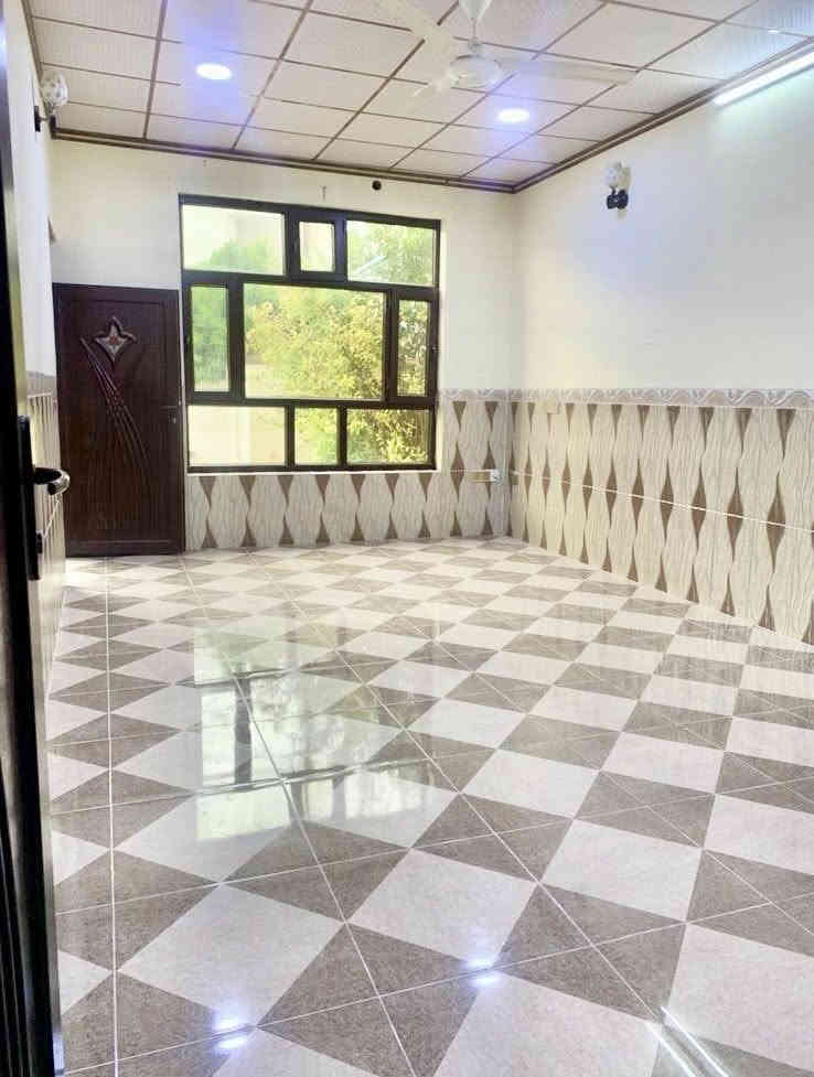 دار للبيع/كركوك/سرجنار/خلف جامع ابو بكر 

المساحة: 200 متر 

يحتوي على:
(2 غرف نوم+هول+استقبال+مطبخ+مساعد مطبخ
+صحيات+كراج سيارة كبير جداً+حديقة+مخزن)

لمعرفة السعر والاستفسار الاتصال على الارقام الاتيه:
(***********) اسيا 
‏(***********‏) كورك 
او مراسلتنا على بريد الصفحة

ملاحظة: يمكنكم ارسال الأراضي والبيوت
للأعلان عنها عبر صفحتنا بدون مقابل 
يرجى ارسال:
عنوان المُلك كامل 
بعض الصور للمُلك
سعر المُلك 
عبر الواتساب الخاص بالصفحة (***********)

لزيارة مكتبنا على العنوان الاتي: 
كركوك/سرچنار/فلكة سرچنار
