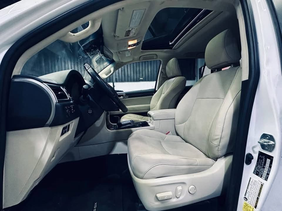 لكزز GX 460. 2023
محرك V8.  4600cc 
رقم بغداد 
السياره ضررها صبغ 3 قطع
ماشيه 30,000m
سلايت 
كشنات جلد تدفئه تبريد 
ميموري كشنات 
ستيرن كهرباء 
رادار امام توقف ذاتي 
نقط عمياء 
تحديد مسار  
فور ويل + دبل 
ستيرن تدفئه 
وضعيات سبورت  وكمفورت 

وكثيره المواصفات الخ ….
مكان السياره نجف 
مرقم بغداد شرط التحويل 

*********** واتساب
