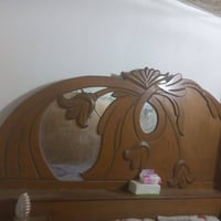تاج جرباية • ميز مراية