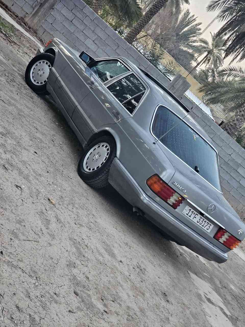 السلام عليكم مارسيدي جامبو موديل 91كير مكينه بلاد تبريد شغال سياره كامله من كل شي تخم تاير جديد أصلي حداديه كامله وجعمقه جديده سياره مصروف عليها.مكانها كربلاء السعر 95وبيها شي بسيط .***********
