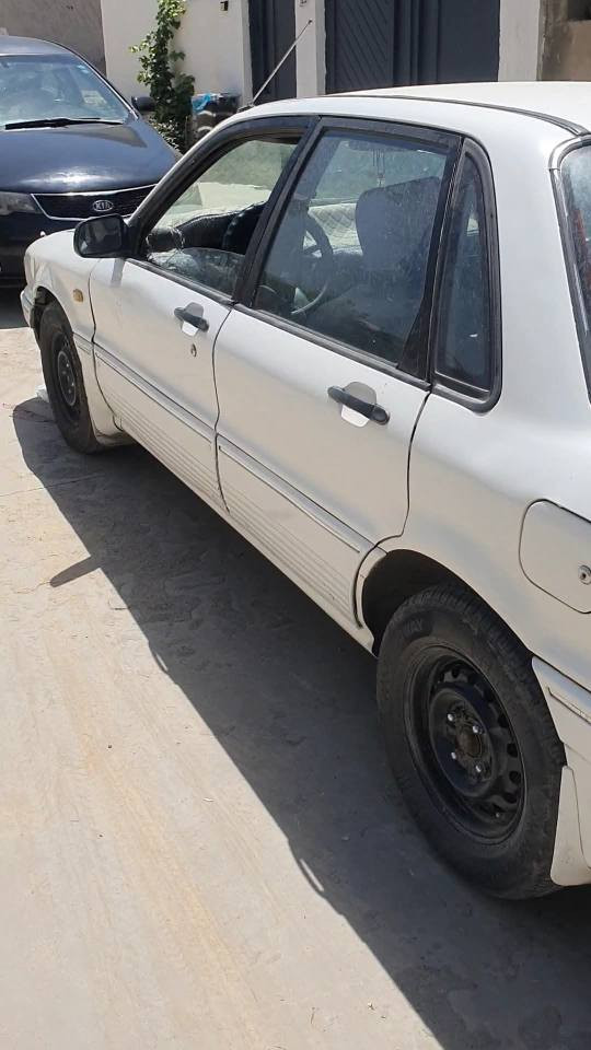 گڵاند 92 گێڕ عادی ڕەقەم سلێمانی سەنەوی تازەیە تا 29 بەناوی خۆمەوەیە سەقف و شان بۆیاخی نییە حیزام نییە بە حیزام ئەیفرۆشم مەکینەی لۆک گێڕی بێ عەیب پێش و دوای بەشەرت کارەبای مەزبوت داشبڵی جوان بۆ مەسرەف مەگەڕێ سەیارەی مەعرەز نیە هی ماڵی خۆمە
.
لە سلێمانێم 
نرخ 37 تۆزێ معامەلە
*********** السليمانية, العراق
