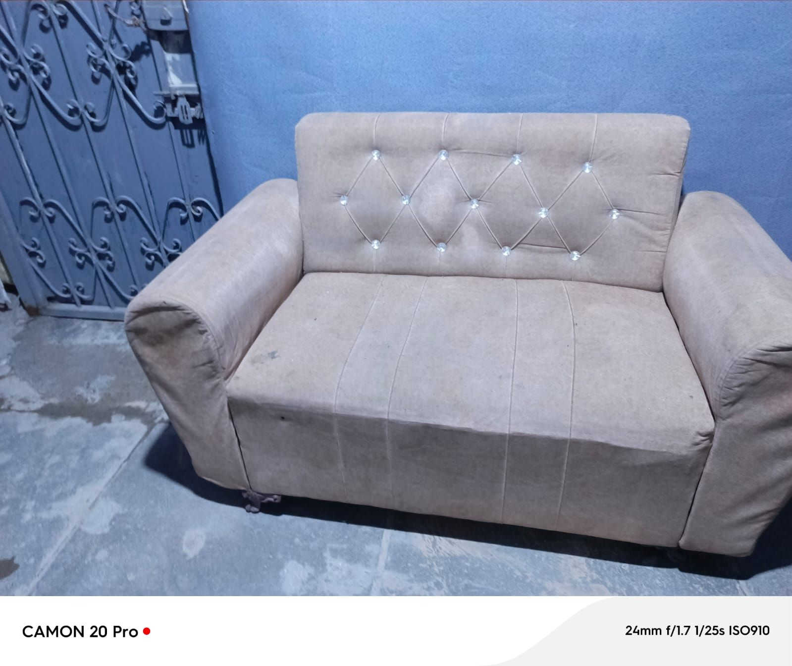 تخم ونص للبيع تواجد بغداد الجديدة للاستفسار على الرقم ***********
