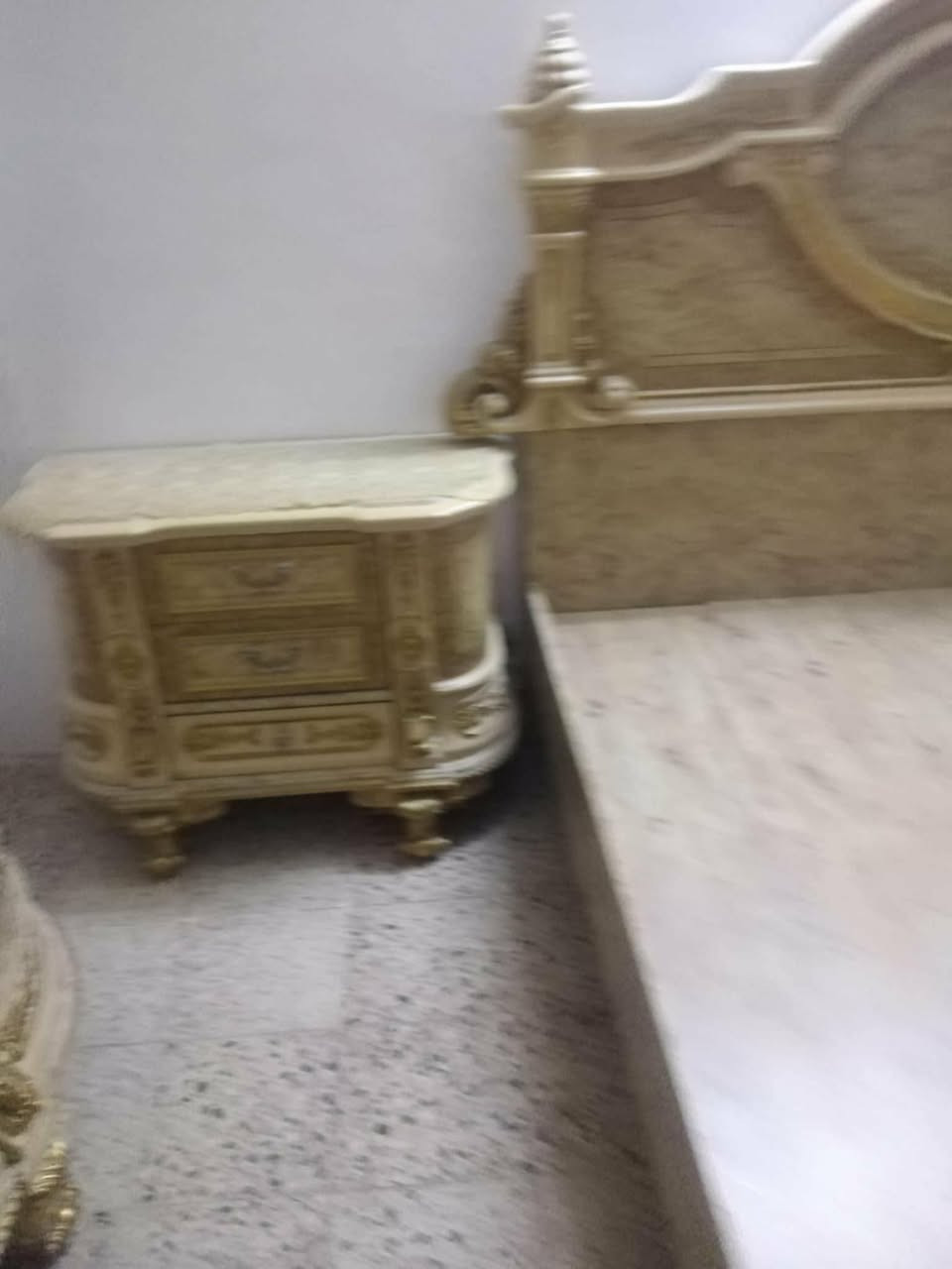 غرفه تكمه. نضيفه مابيها اي جلخ السعر 550 . بيها مجال. المكان هيت


**إذا كنت صاحب هذا الإعلان وتريد حذفه لأي سبب، رجاءا أرسل رسالة إلى الدعم الفني**