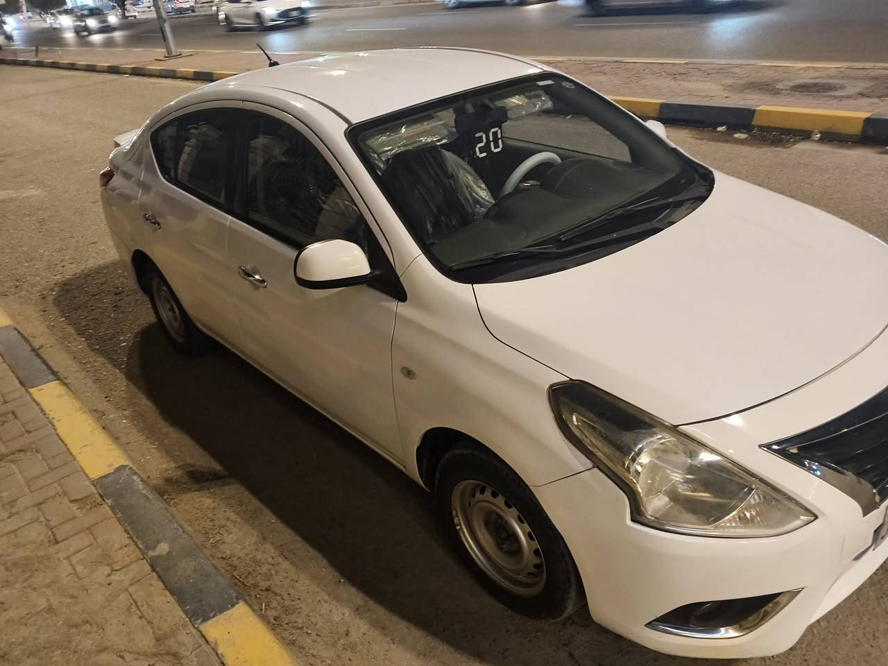 السلام عليكم للبيع فقط نيسان صني 2020 هندي بليه الزرقاء رقم اربيل رقم سنويه غير نافذات سياره مكفوله كفاله عامه مكفوله جير ومكينه وحداديه وتبريد ماشيه 115 بيها مكانيا بارد سعرها102 وبيها مجال حق الجيه التواصل  ***********
