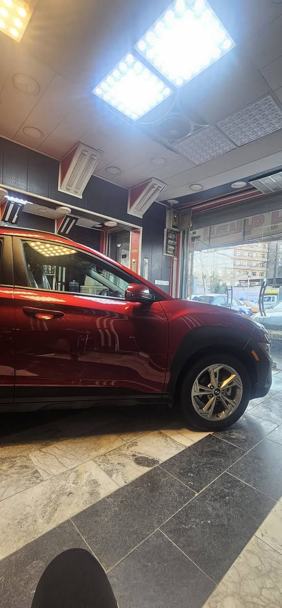 #السلام_عليكم
#للبيع 🚘

- هونداي كونا    Hyundai KONA  (2023)
- رقم بغداد 
- مكينه  2000 DOSH
- ماشيه 29 الف كيلو
المواصفات :-  
* بصمه تشغيل + ابواب
*  شاشه  حجم الكبير + كامرا  دواره
* تحديد مسار + قياده ذاتيه 
* رادار امامي + خلفي + جانبي 
* اشاره بالمري 
* 3 وضعيات قياده 
* تحكم  ستيرن 
* مانع انحدار 
* اوتو ستوب
- حادث السياره  بنيد مصبوغ فقط دعاميه مصبوغه 
-  بدون ايرباك
- صور الحادث مرفقه 
- مكان السياره بغداد   
- للاستفسار 
- ***********

السعر 142  ورقه بيها مجال بسيط
