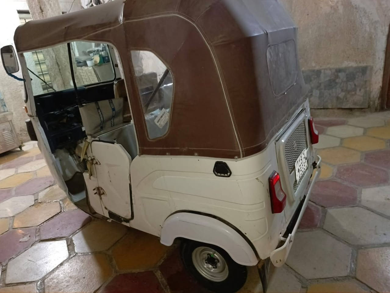 تكتك باجاج مديل21  مفتوحه غراض شركه شررط  بيها عربانه مال مضلع راعيها يمي بناصريه تحويلها بناصريه 
***********
