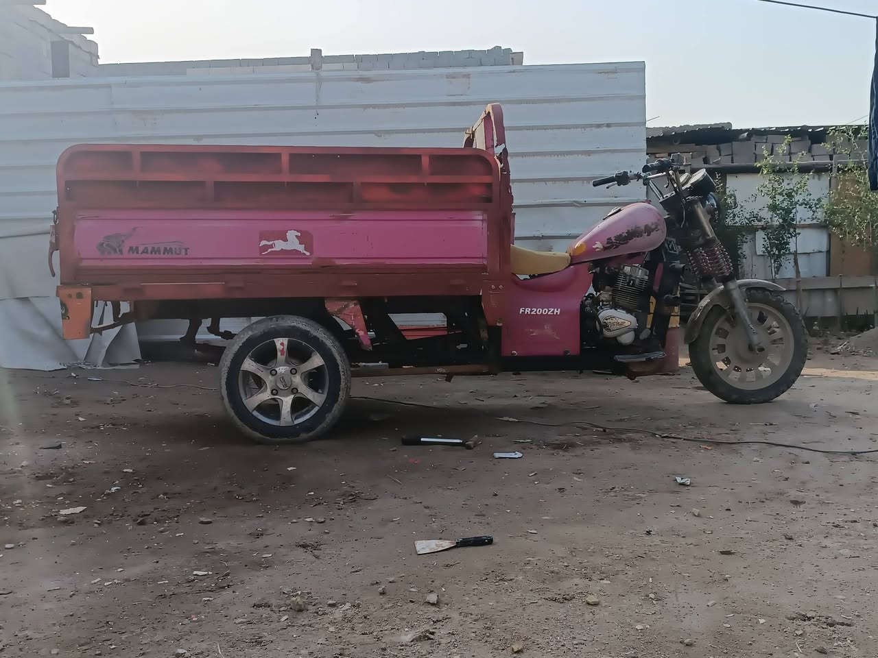 السلام عليكم ستوته نيفان موديل 2016 اوراق السعر مليون وربع العنوان البصرة كرمة علي الماجديه رقم الهاتف *********** يوجد واتساب
