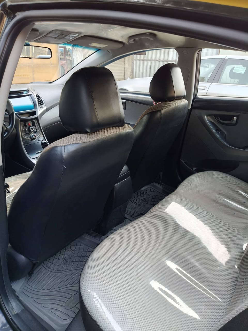 سلام عليكم النترا 2016للبيع حادث بابتين بدون دواخل مكينه 1800دوش مواصفات عادية تحكمات شاشه وكامره خلفيه السيارة جاهزه بدون نواقص وبيه منضومه غاز مكينه كير مكفولات باسمي سنويه وهزه ورقم جديد سنويه 2030 السعر 116وبيه مجال بسيط مكاني بغداد الشيخ عمر للاستفسار اتصال على الرقم ***********
