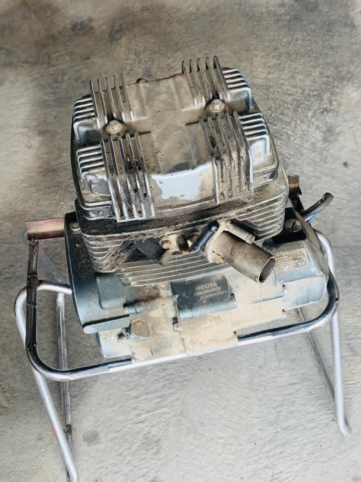 للبيع
السلام عليكم ورحمة الله وبركاته 
محرك جني للبيع 
المحرك نضيف حيل بس ارادل غسل وانته جدام عينك اشوفه وا شوف النضافه 
السعر مناسب الي الى اصحاب المحلات او الفيتريه التفصيخ حب يتواصل 
***********
