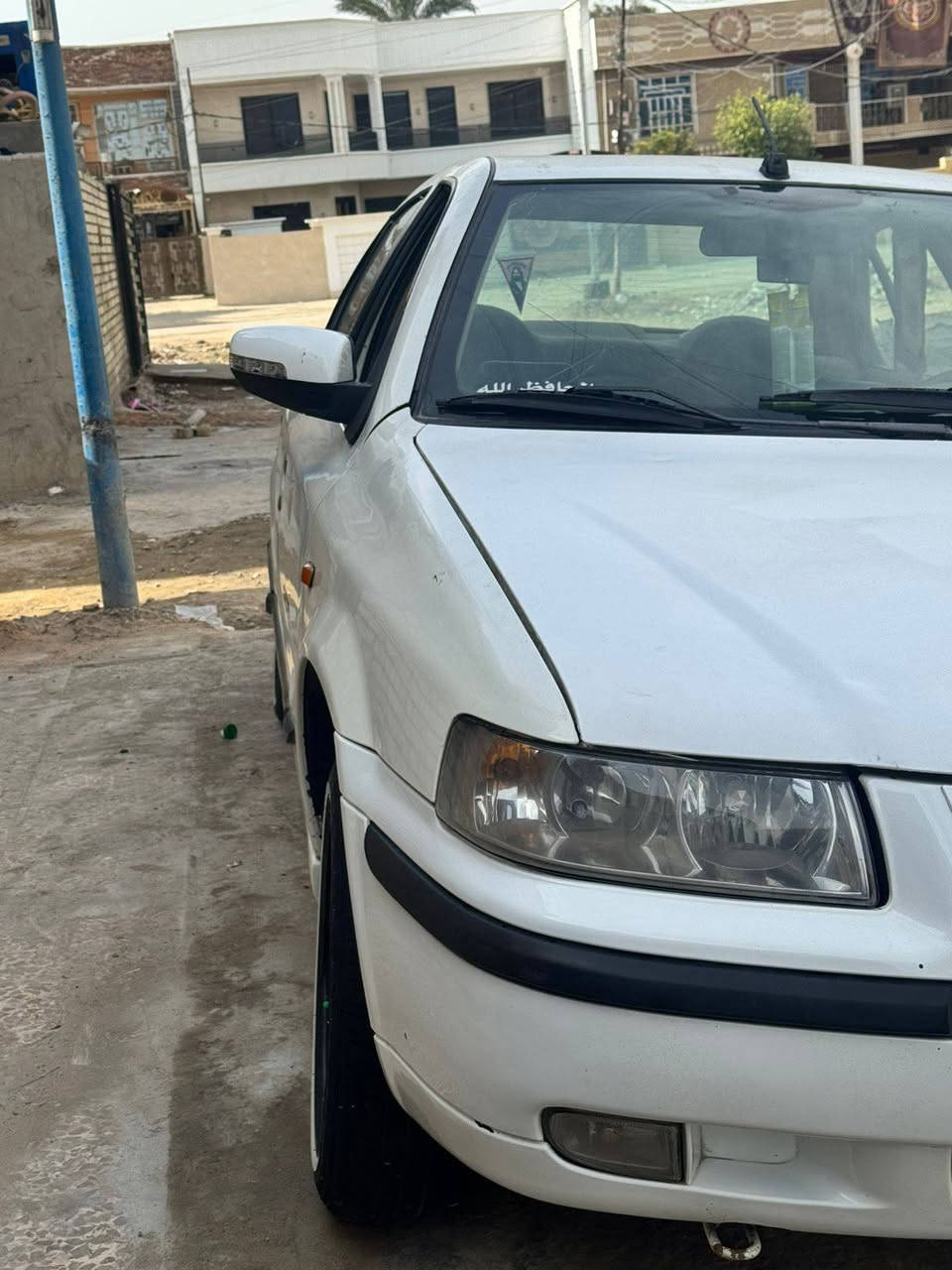 سلام عليكم سياره سمند للبيع موديل 2010 سياره بيهه خياس بل هلال الخلفي تخم تاير جديد  داخل نضيف صدر امامي خلفي جديد كير ميكنه مكفول كهربائي شغاله سياره ناطقه لا تنقيص ولا تبخير وخير من الله سياره مامتعوبه بيهه شخوط بل جاملخ اليسره فقط السعر 46وبيهه مجال حك الجيه تحويل ثان يوم احول وهاذ رقمي وبرسم الخدمه ***********مكاني بغداد الدوره حي اسيا
