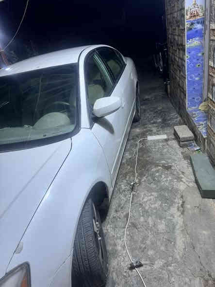 السلام عليكم نيسان التيما 2007 سويج جاهزه من كلشي  تريد تحول تريد وكاله بيع او مرارس سعر 45؟ وبيه مجال  وبيه مجال 
***********
