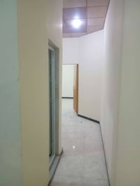 مشتمل أرضي • معزول • غرفة وصالة