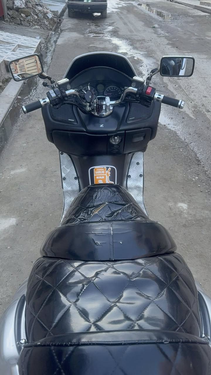 درجة فورزة للبيع 0\8 دراجة ما بيها شي كلين موضحه بالصورة كدام العين السعر 950 وبي مجال بسيط *********** ***********
