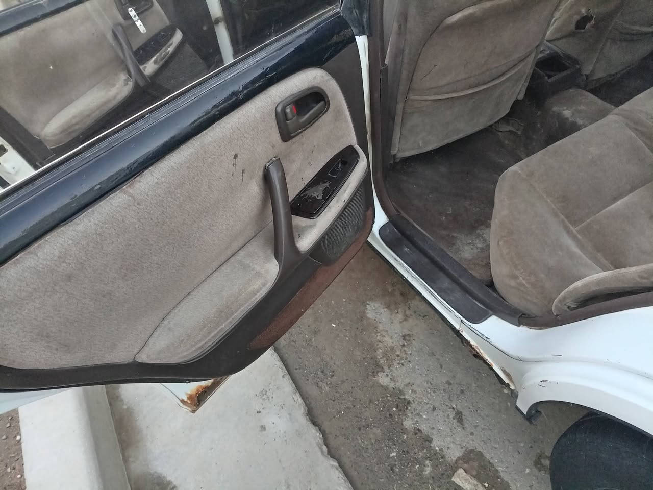 سيارة مارك نفخ مكفولة من الكص رقم بغداد صاحبه جاري مكينة ونجي كفالة كير والمكينة السعر٣٠ & وبيه مجال *********** مكاني البصرة القرنة
