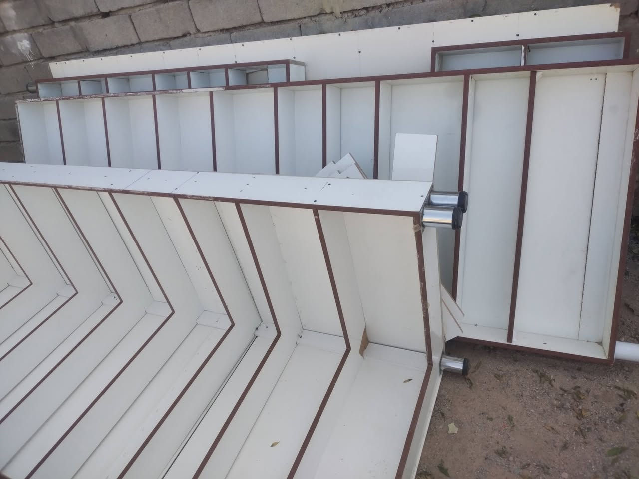 سلام عليكم رفوف بيف دي البيع عدد ٥ مكاني البصره ***********
