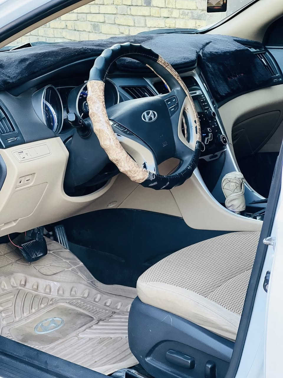 سلام عليكم سوناتا مديل 2011 خليجي مكفوله فول موصفات رقم وسنويه وهزه مجدد محرك 2400سياره حداديه تخم السره جاهز ه السعر 123 لاتصال ***********
