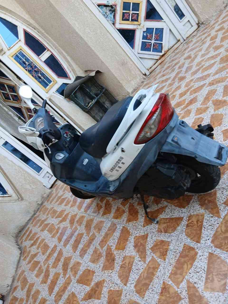 سلام عليكم دراجه سيام بوليس 150cكفاله عامه ماناقصه  شي سعر 750 هاذه رقمي ***********
