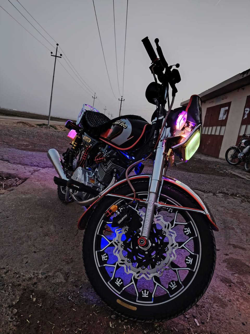 دراجه للبيع نامي برو محسن محرك200موديل 2025 السعر 850وبي مجال ***********
