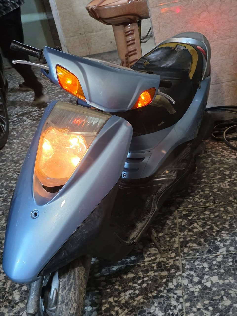 السلام عليكم دراجه بريز مكينه شلعه ومعدل تشك الكاع كهرابئيات شغاله بس نقص باتري بس السعر500وبيه مجال العنوان مدينة الصدر الرقم ***********
