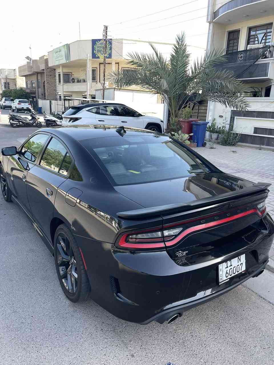 السلام عليكم 
تحيه طيبه  للجميع 
لليدور جديد ونضيف وبلاد ومشي قليل ومواصفات 
جارجر موديل 2023 واردRt  
محرك 5700 cc
ماشيه 24 الف مايل 
السياره فول الفوللل عدا الفتحه 
رادار امامي وتحديد مسار وتوقف 
نقط عمياء 
كشنات كنتارا وكهرباء تدفئه وتبريد وخزن 
ستيرن كهرباء  
سوبر  تراك باك وبعد بيه معروفات 
السياره بدون ايرباكككك بدون ايرباك 
حادثها الويل وجاملخ مبدل نفس اللون وشبر صبغ سبب شخط وواضح كلشي بلصور بجم تبريد راديترات كفاله  كفاله 
رقم السياره يخبل 
مكانها بغداد خدمي المطار للاستفسار 
*********** 
26500 وبيه مجال
