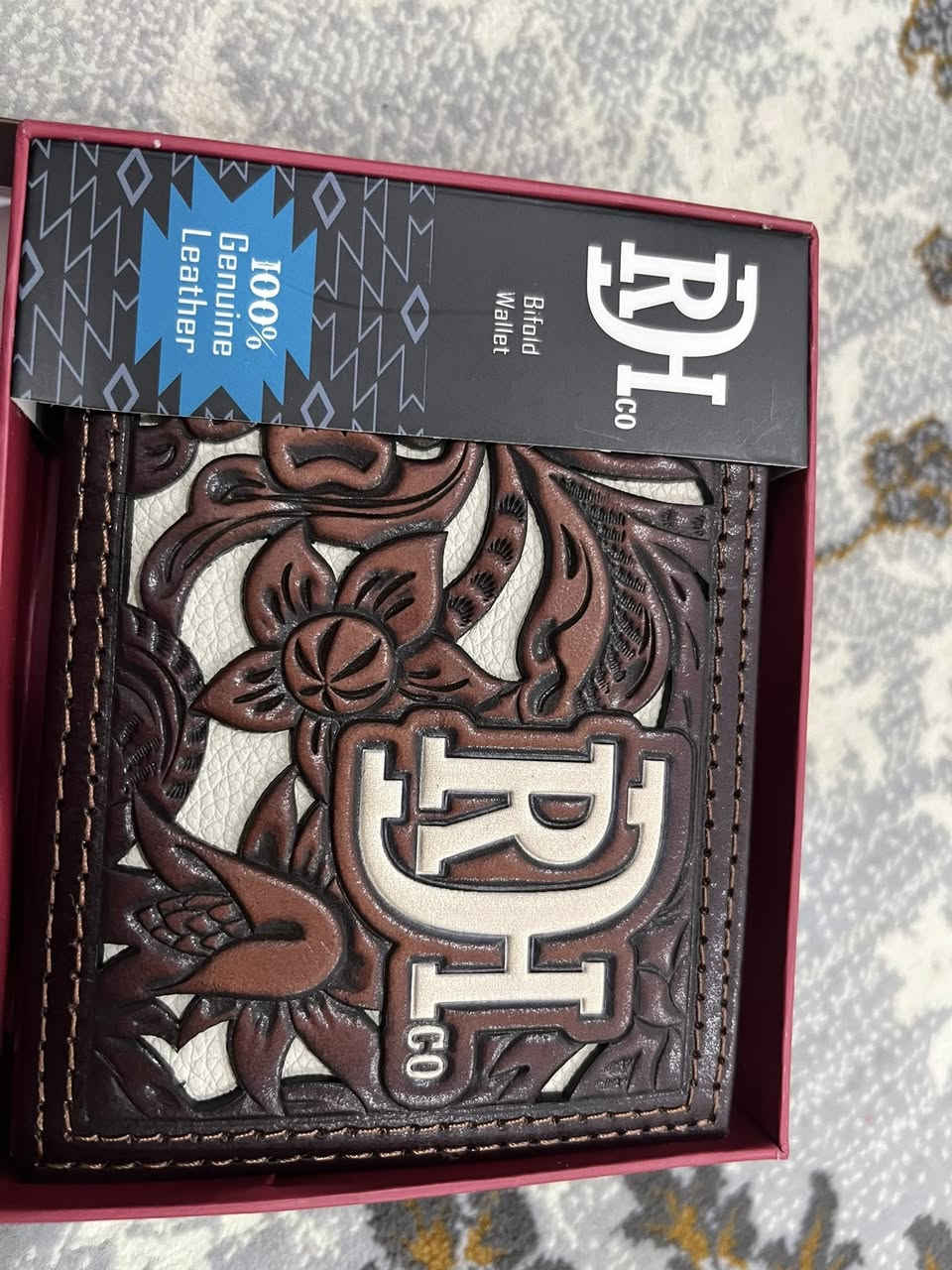 السلام عليكم عندي محفضات أمريكيه جلد اصلي وكلهن فول اورجنل الي يريد يتواصل ويايه عل ماسنجر وكميه مفتوحه وسعرهن مناسب


**إذا كنت صاحب هذا الإعلان وتريد حذفه لأي سبب، رجاءا أرسل رسالة إلى الدعم الفني**