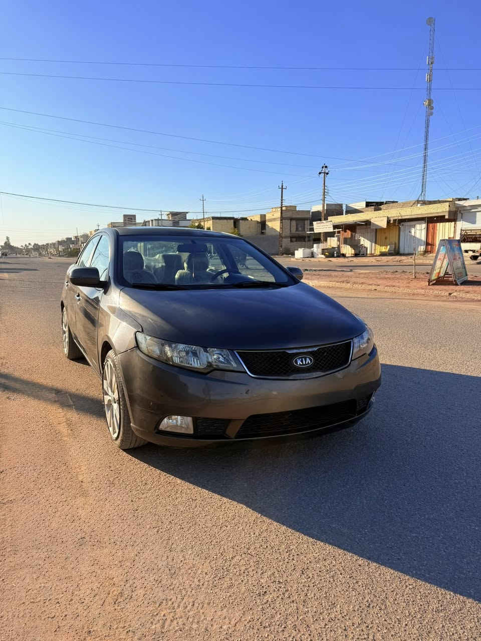 للبيع …
سيراتو 2012 رقم بغداد 
فول مواصفات 1/1 

بصمه تشغيل و ابواب ، فتحة ،كشنات جلد، تحكمات ستيرن ،كير اوتو +عادي ،حساسات خلفية وبعد بيها هواي مواصفات 

الرقم :***********
السعر :110
