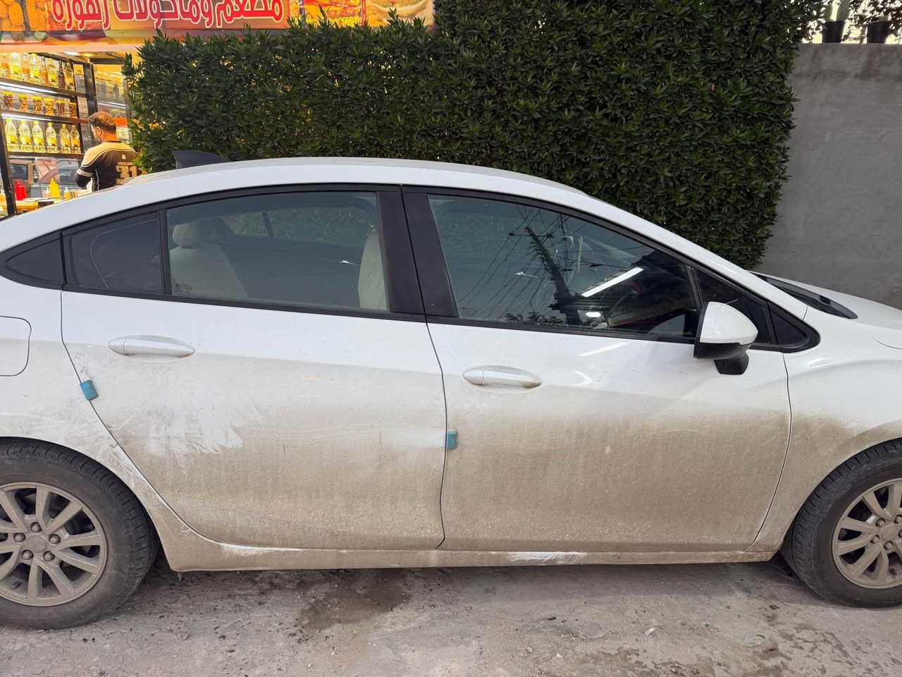 السلام عليكم 
شوفرليت كروز 
موديل ٢٠١٧ 
السيارة لون ابيض رقم اربيل حادث امريكة دعامية سرقة بدون ايرباك 
بدون صبغ 
بدون تبديل 
كير 
مكينه 
تبريد 
صدر 
كهربائيات 
السيارة جاهزة للاخير وجاهزه حيل 
للبيع قسط مقدمة وشهرية 
العنوان بغداد اليرموك 
***********
*********** بس واتساب
السيارة وكعت عليها لوحة اعلانية وانضربت حافة القمارة وعدلتها واضة بالصورة بغداد, العراق
