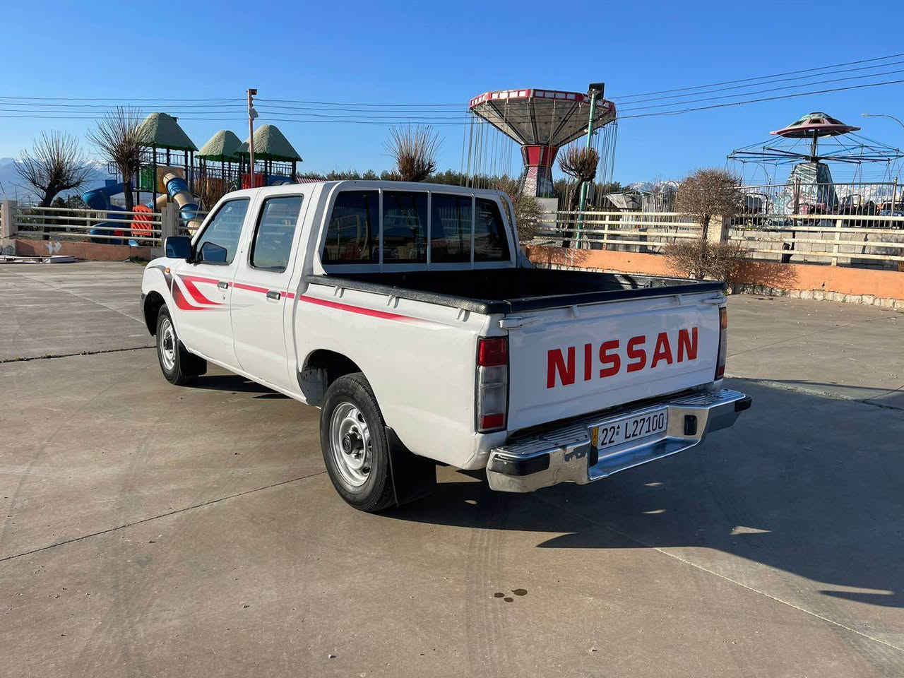 نيسان ٢٠٠٧
گيرومه كينه و اكسل به شه رت 
سه ياره كه سه نه وى تاكو ٢٠٣١ به سه رناچى
سه ياره كه به له به له بوياغه من به عام ده ى فروشم
پاش و پيش سه ياره كه كه بسه بيليدران بئ وه رگه ران 
سه ياره كه مالى دوسته كاره بايى و دارو به ردى به شه رت
***********
*********** بشدار, السليمانية
