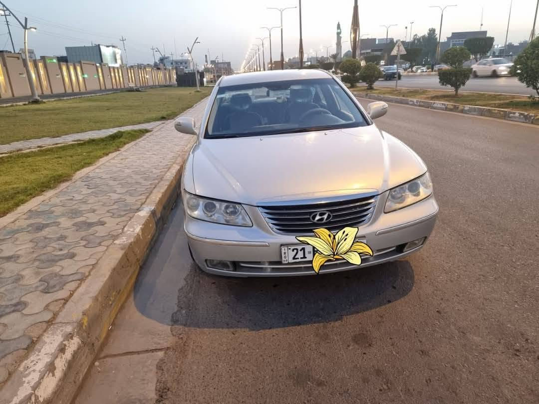 ازيرا 2010 سلفر
2700 V6
 المكينه  والكير ممتاز 
كراسي كهرباء باسمي
السعر 93 بيها مجال مكانها الانبار فلوجه  
السونار مرفق بالصور 
اتصال او واتساب 
***********
