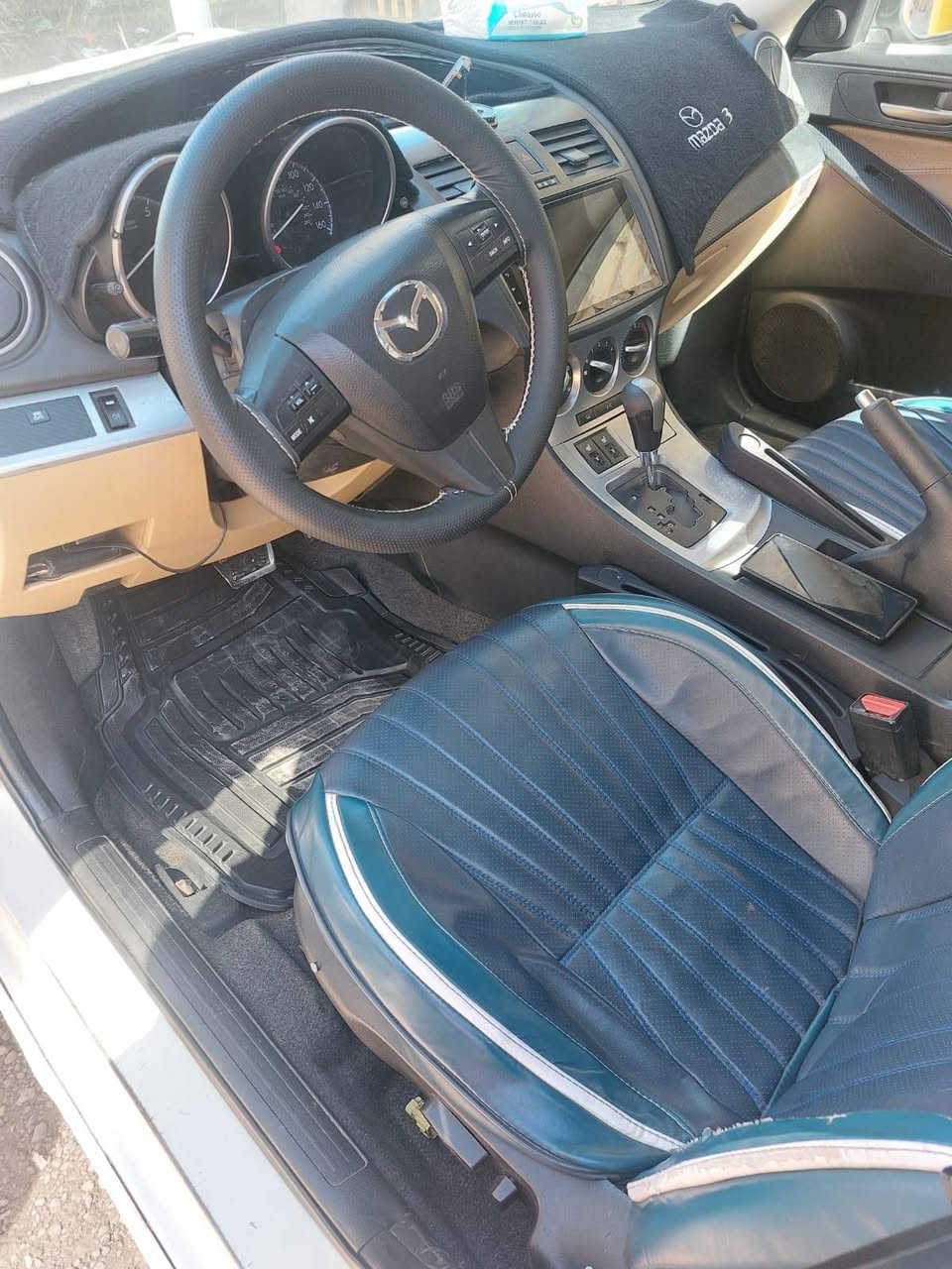 السلام عليكم مازدا موديل 2011 بدون صبغ محرك كير كهربائيات مكفول تخم تاير جديد شاشه كامره رقم بغداد الجديد مكان السياره بغداد البنوك السعر 87$ وبي مجال للشراي رقم الهاتف ***********
