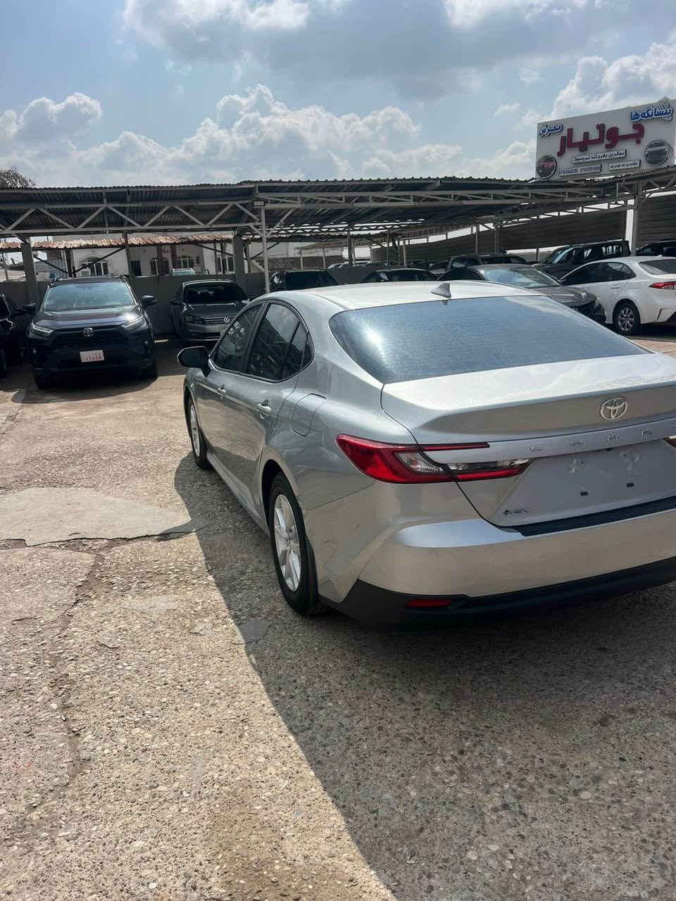 السلام عليكم 
كامرى 2025  هايبرد
السعر 205 ومجال 
اللوان :سلفر  
عداد المسافة :3 الف  
ملاحظة السيارة : فقط جملوغ باب صوبغ دواخل 
بدون ارباك 

المواصفات : 
‏‎بصمة ابواب 
‏‎بصمة تشغيل 
 تشغيل عن بعد (𝐑𝐞𝐦𝐨𝐭𝐞 𝐒𝐭𝐚𝐫𝐭)
‏‎شاشة   
‏‎كاميرة
هاند بريك بصمة
اوتو هولد (𝐀𝐮𝐭𝐨 𝐇𝐨𝐥𝐝)  
اوتو ستارات (𝐀𝐮𝐭𝐨 𝐒𝐭𝐚𝐫𝐝)
اوتو ستارات (𝐀𝐮𝐭𝐨 𝐒𝐭𝐨𝐩)
رادار امامي (تحديد مسار)
‏‎رادار جانبي (نقاط عمياء)
‏‎رادار خلفي (التحذير من الاصطدام)
‏‎حساسات امامي
‏‎حساسات خلفي 
نظام (𝐄𝐜𝐨)
نظام (𝐍𝐨𝐫𝐦𝐚𝐥) 
نظام (𝐒𝐩𝐨𝐫𝐭)
تحكمات  استيرن
كشنات كهربائي
كشنات هيتر 
تبريد لمس
لايتات (𝐋𝐞𝐝) ليد زينون بيلادي
بكلايتات (𝐋𝐞𝐝) ليد بيلادي
ويل كروم 

وبعد هواية مواصفات…

‏‎تفاصيل اكثر الاتصال علی ارقام التاليه  

𝐖𝐡𝐚𝐭𝐬𝐀𝐩𝐩-𝐕𝐢𝐛𝐢𝐫
☎️[***********]

عنوان📍عقره اكر, نينوى
