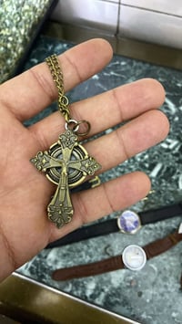 ساعة • صليب عتيق • نحاسية