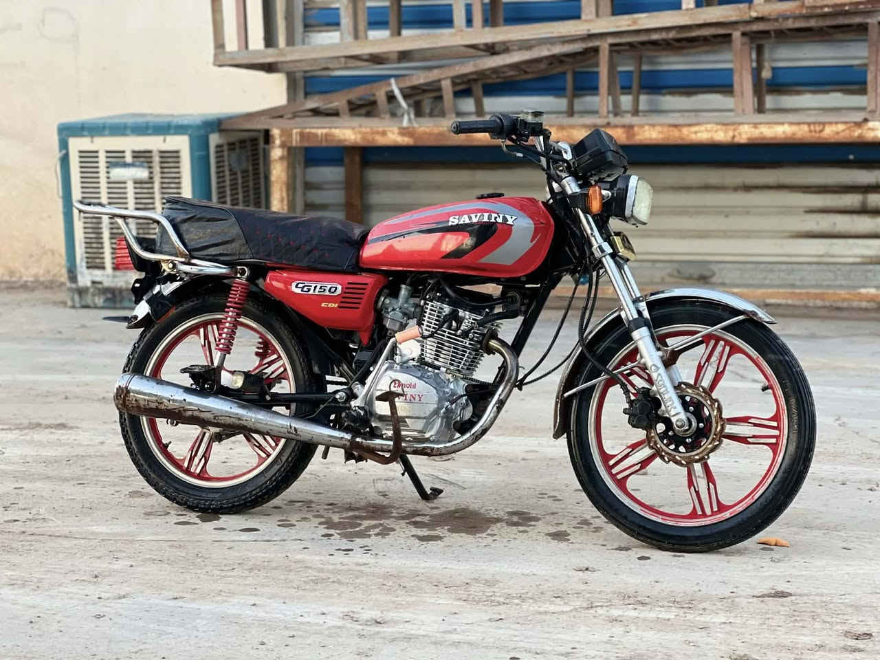 السلام عليكم دراجة للبيع سيفان مديل 21 وراق كامله مكينه خير من الله  العنوان قرب  جامعت ديالى بعقوبه رقم ***********
