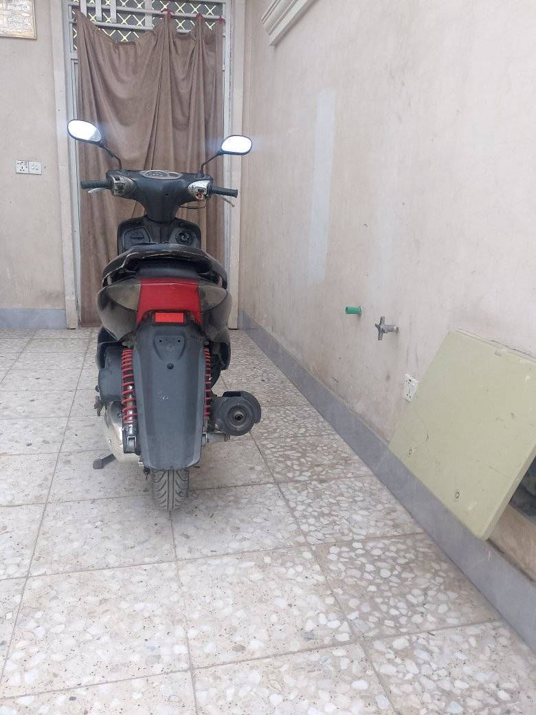 دراجه سكنس ياباني سرعة 140 مكينه بلاديه ما مفتوحة ابد ناعمه شلعه قويه كهرباء كوله شغال نكره سلف هندر اوراق بسمي الدراجه كامله نضيفه السعر 425 بغداد الشعب رقمي ***********
