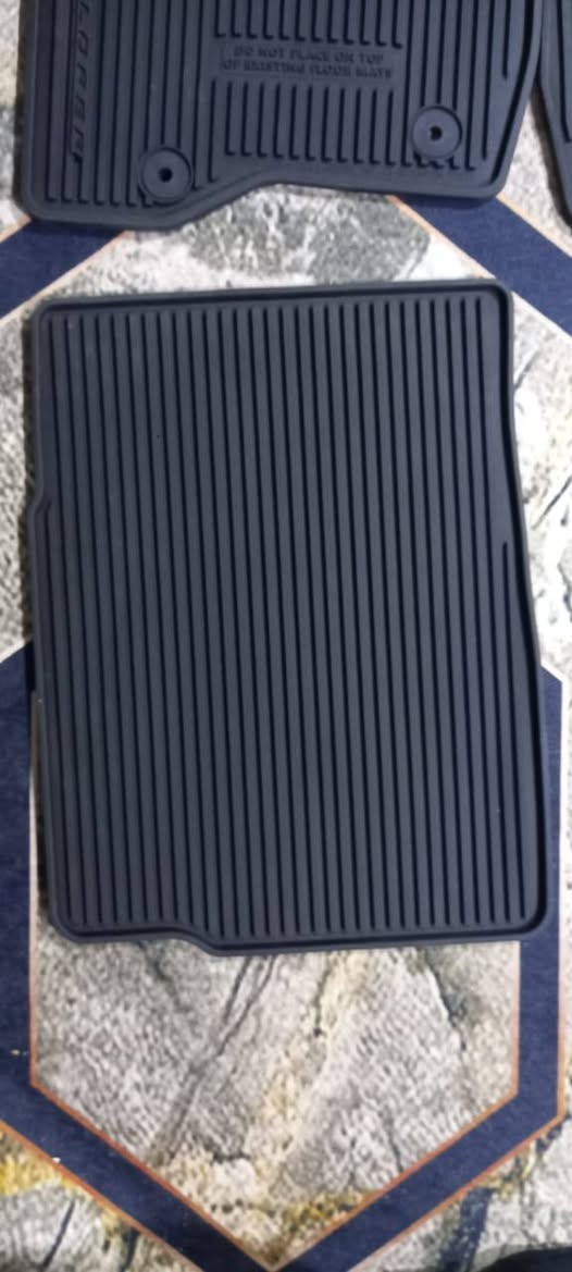 السلام عليكم من رخصة الادمن
السلام عليكم ورحمة الله توفر عندي ارضيات ربر فورد اكسبلور الأصلي استيراد خاص من شركة فورد والكود الشركة موجود اربع قطع 
الظهر محبب ما يتحرك حوضي يحفظ الاتراب داخله مايطلع ريحه ما يجرد لونه بالغسل اصلي وكود الشركة موجود
يرهم من موديل 2016
اخر قطع ماتتفوت واسعار جوه السوق  
رقمي واتساب *********** او خاص متوفر دائما
