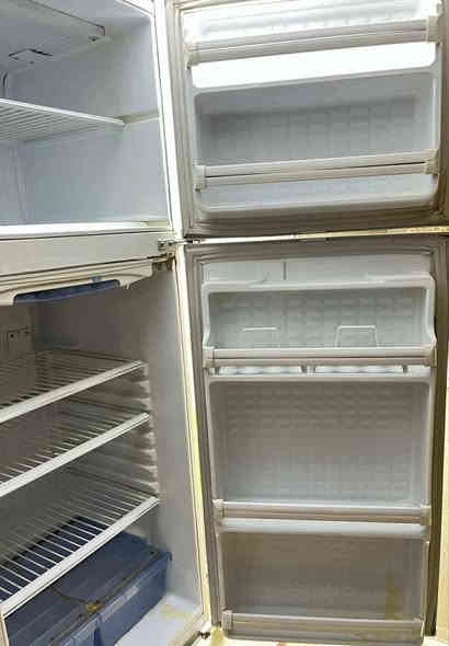 ثلاجة طعام حجم 16ماركة كونكورد شغالة كامل ما بيها اي عطل 🌹🌹🌹🌹مكلف بالنشر 

السعر، 120الف 🔥🔥🔥بلادية ما واصلة مصلح 
*********** 🌿🌿🌿🌿
عنوان : حي الزراعي♥♥♥♥ موصل
