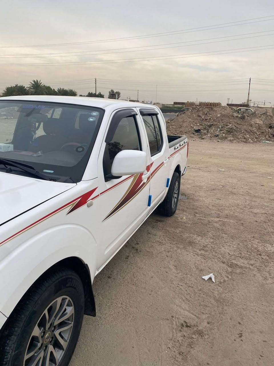 السلام عليكم عندي سياره نيسان نيفارا موديل 2009 للبيع120 شراي خلي يتصل ***********// ***********//***********
