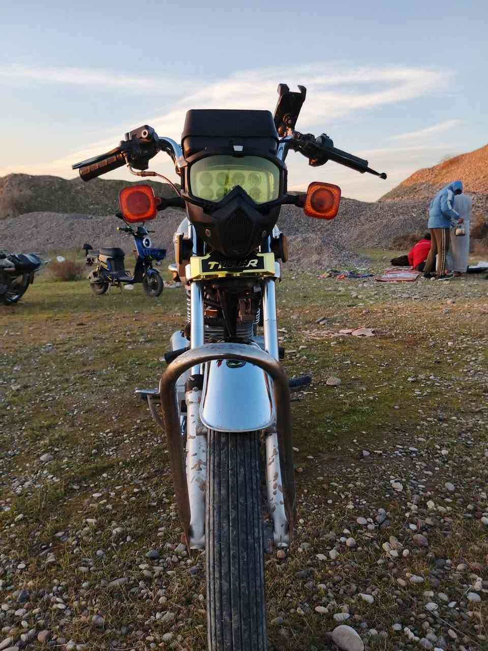 سلام عليكم موطور سيفان موديل 2020محرك معمر صارلو شهر  ما جنايه سلف شقال كلشي شغال السعر 325بي مجال بصيط ***********
