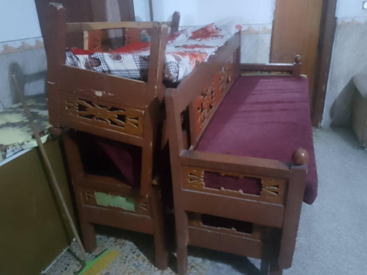 عندي هذن القنفات أربع قطع وعندي تخم قنفات نضيف يتكون من ست قطع للبيع مكاني القبلة حي المهندسين *********** هذا رقمي بي واتساب
