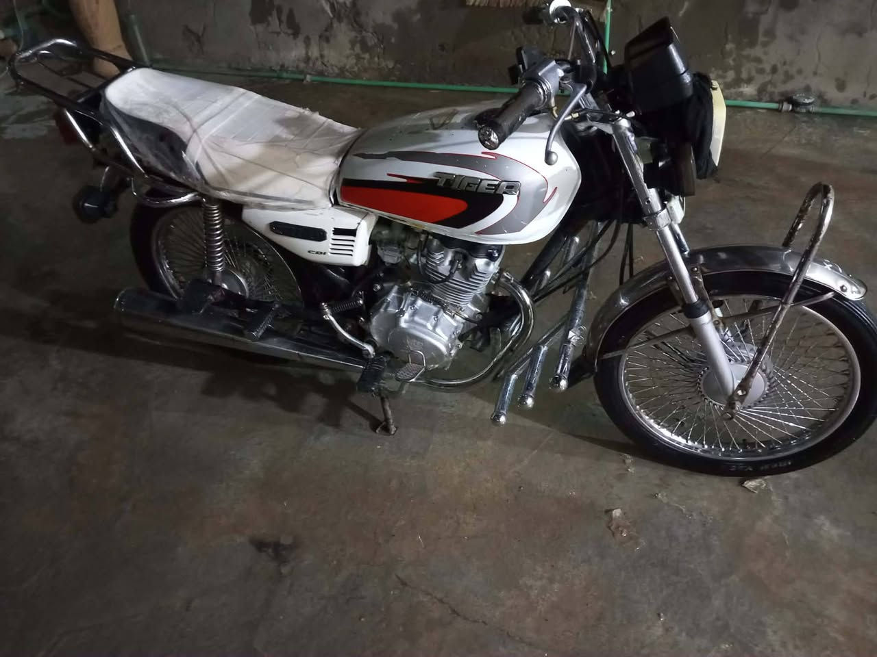 متاح تايكر 21 دراجه نضيفه مكاني الحديد ***********
