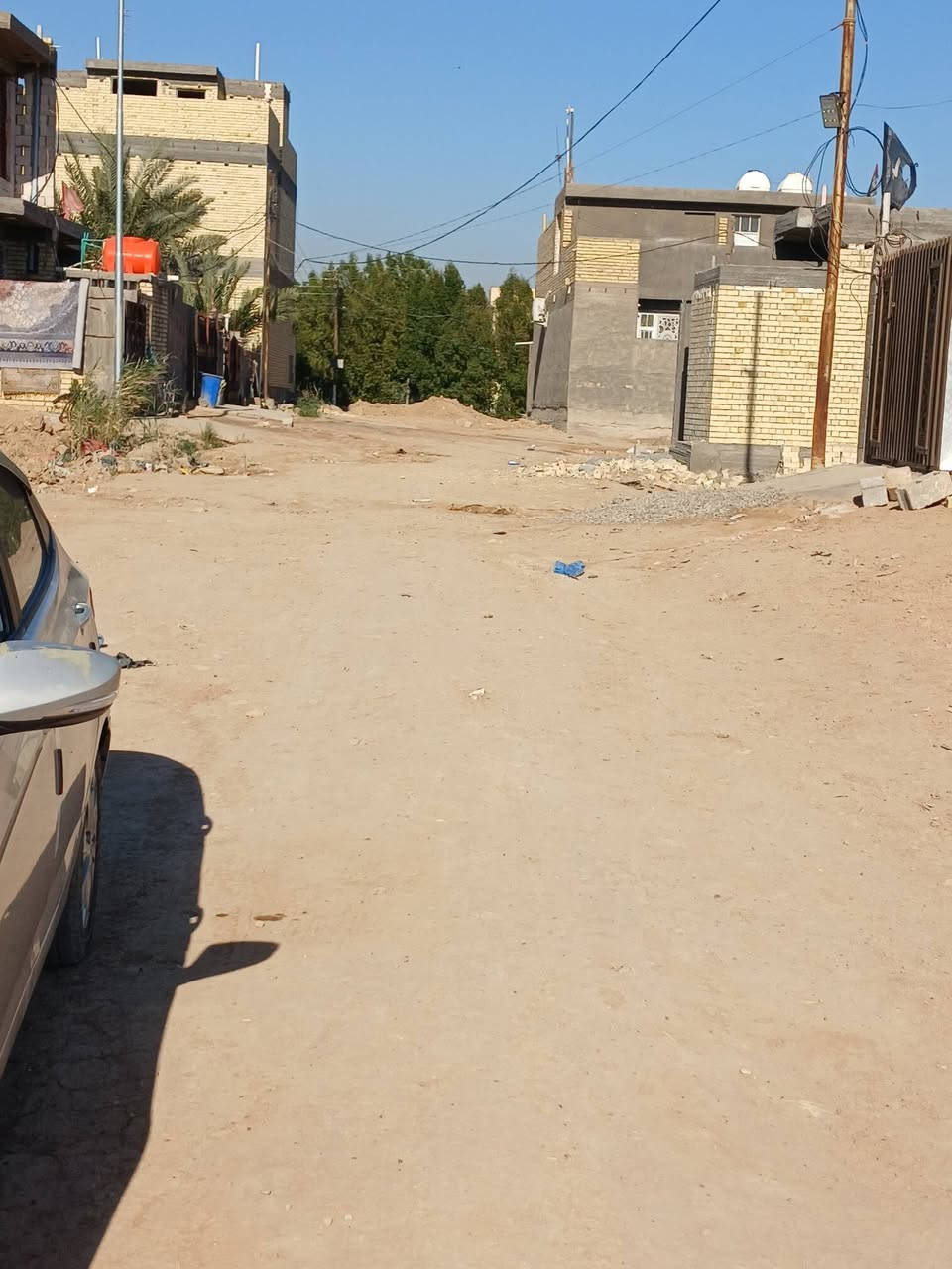 قطعة للبيع ملك صرف ١٠٠م
٥ × ٢٠ سيد عزال بين المدارس يمه سكن ومتوفر ماء وكهرباء 
السعر ٢٦ وبيه مجال التواصل *********** واتساب
