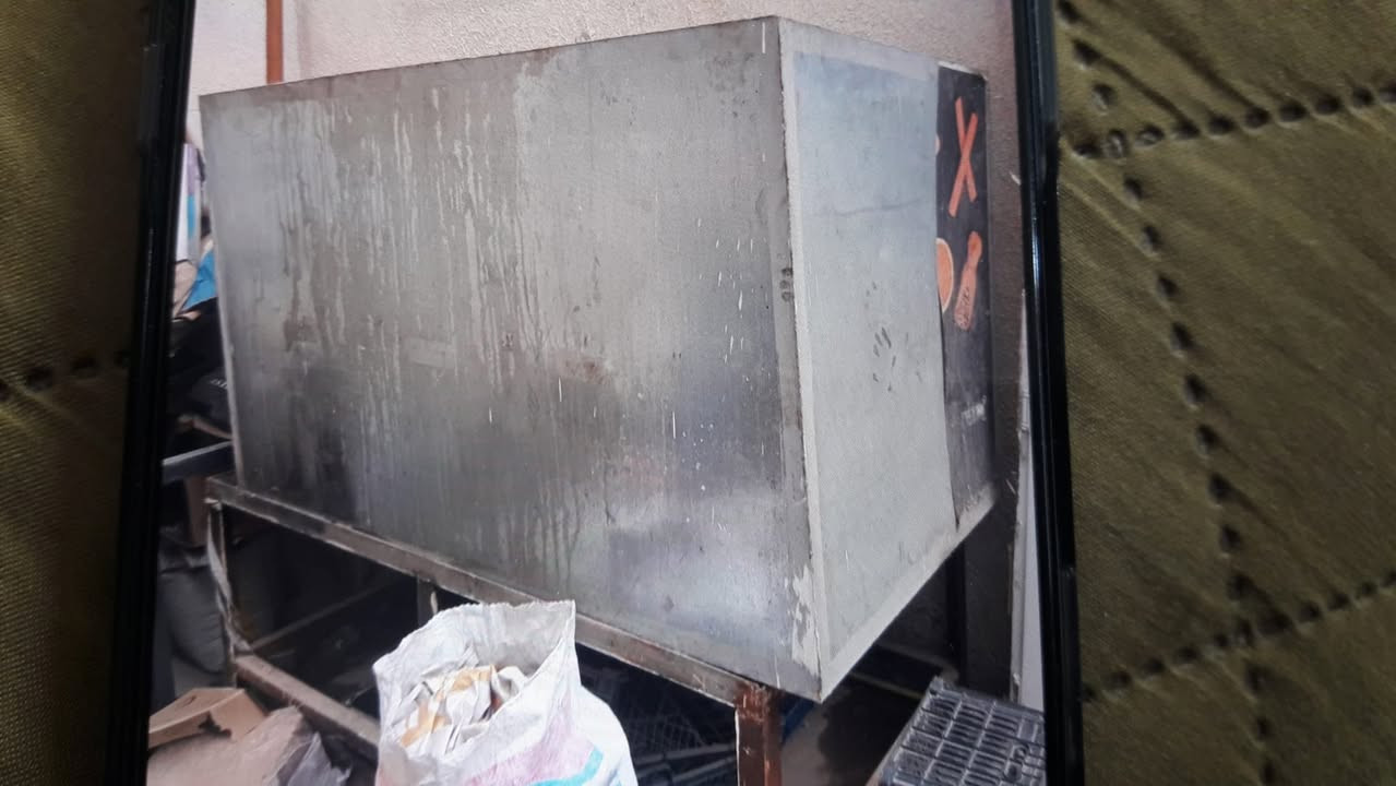 السلام عليكم
للبيع تانكي مع الستند حديد ثقيل جدآ جدآ يرهم للزيت او عمل فرن كبير السعر 250 الف
بغداد حي الجامعه ***********
