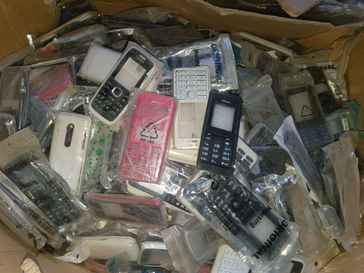 كفرات نوكيا مثل المعروض 

سعر 50 كفر مع توصيل 25 الف


**إذا كنت صاحب هذا الإعلان وتريد حذفه لأي سبب، رجاءا أرسل رسالة إلى الدعم الفني**