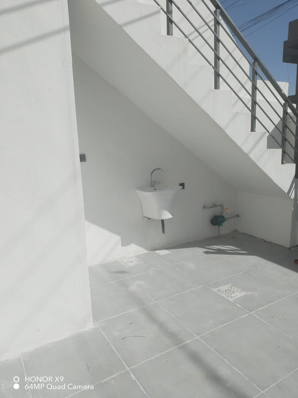 اعلان للبيع بيت 100طابق ونص بيت صفر بناء جديد طابو صرف العنوان كركوك قادسسه ثانيه للاستفسار اتصل بل رقم ***********
