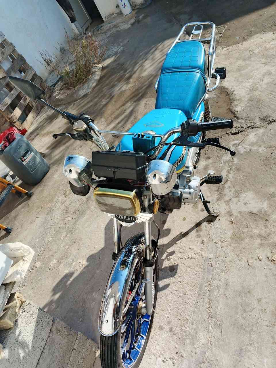 سلام عليكم دراجه سيفان للبيع 25 كله شغال مابيه نقص مكانه تقاطع القدس دور زراعه سعره 580 وبيه مجال ***********
